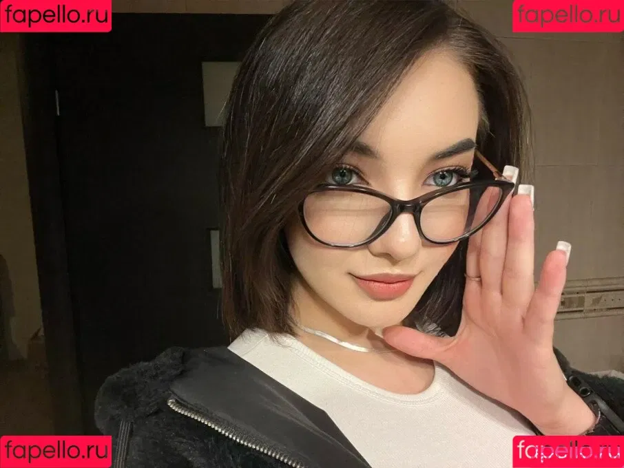 KateMeina Onlyfans Photo Gallery 