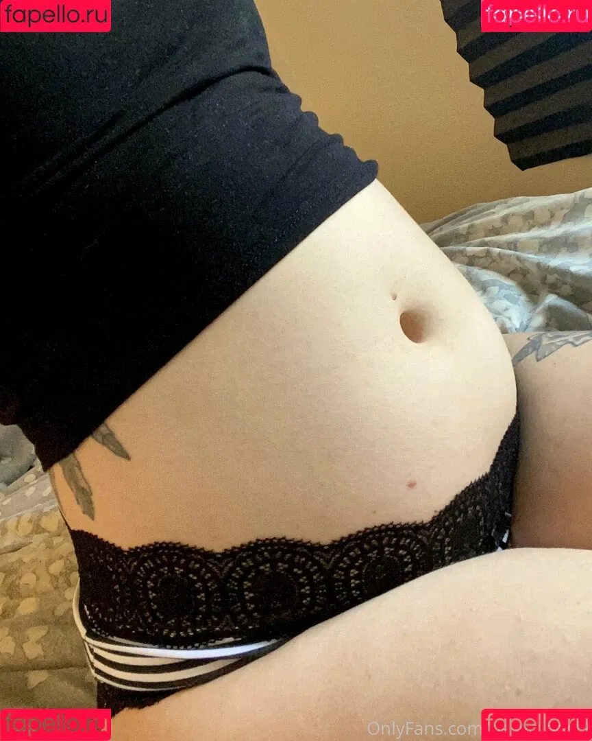 bellymodel2 Onlyfans Photo Gallery 
