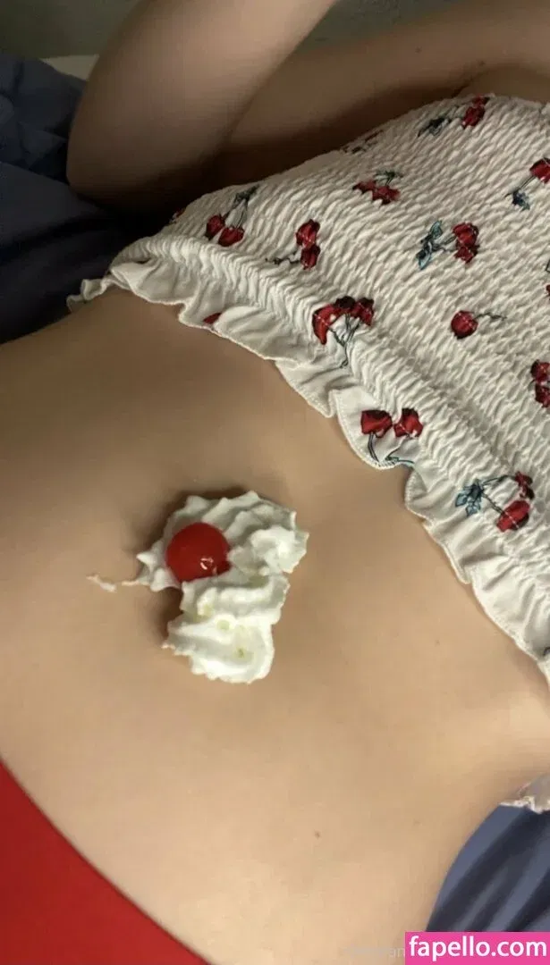 bellymodel2 Onlyfans Photo Gallery 