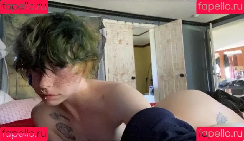 milkw0lf Onlyfans Photo Gallery 