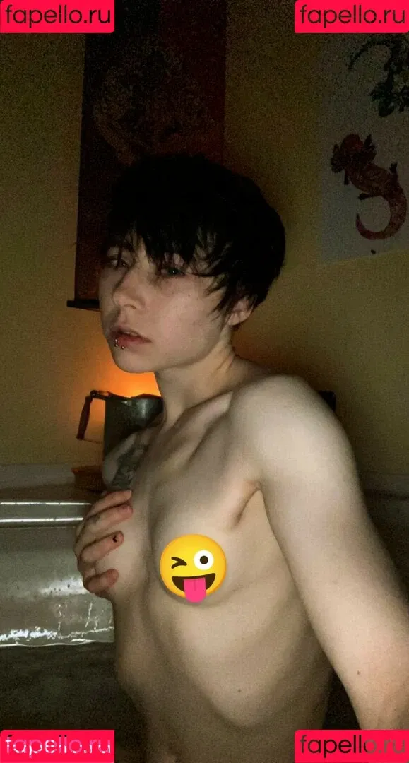 milkw0lf Onlyfans Photo Gallery 