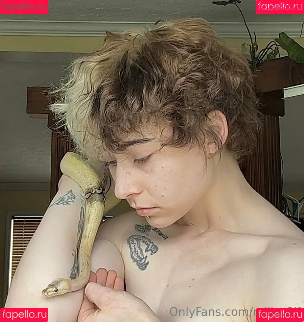 milkw0lf Onlyfans Photo Gallery 