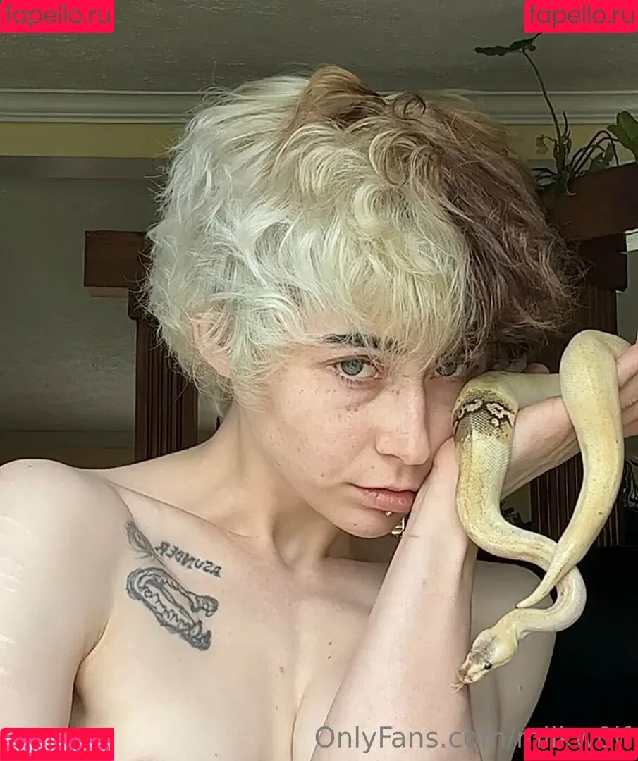 milkw0lf Onlyfans Photo Gallery 
