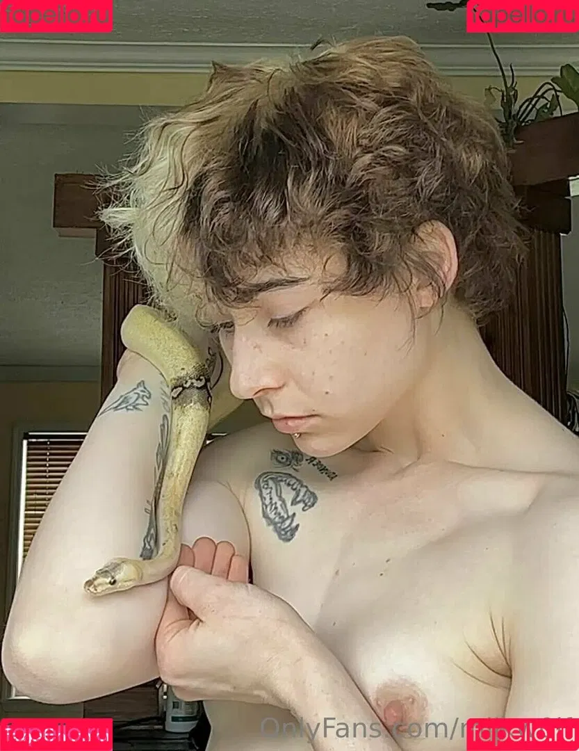milkw0lf Onlyfans Photo Gallery 