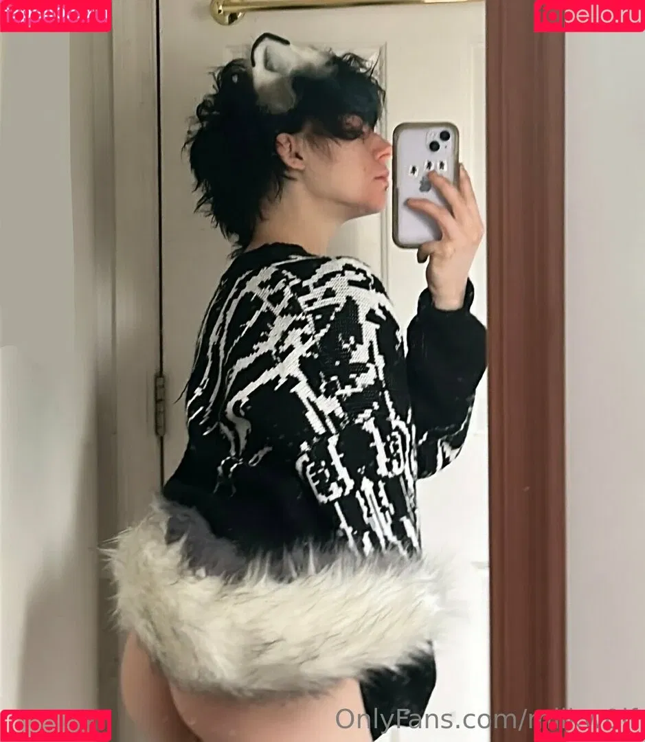 milkw0lf Onlyfans Photo Gallery 