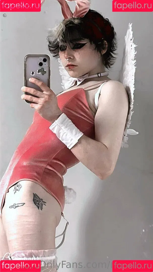 milkw0lf Onlyfans Photo Gallery 