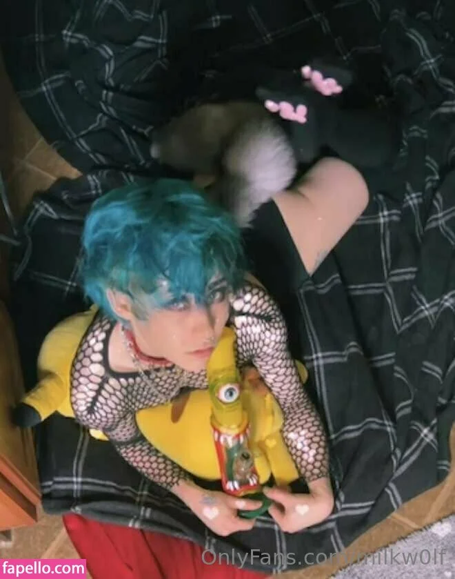 milkw0lf Onlyfans Photo Gallery 