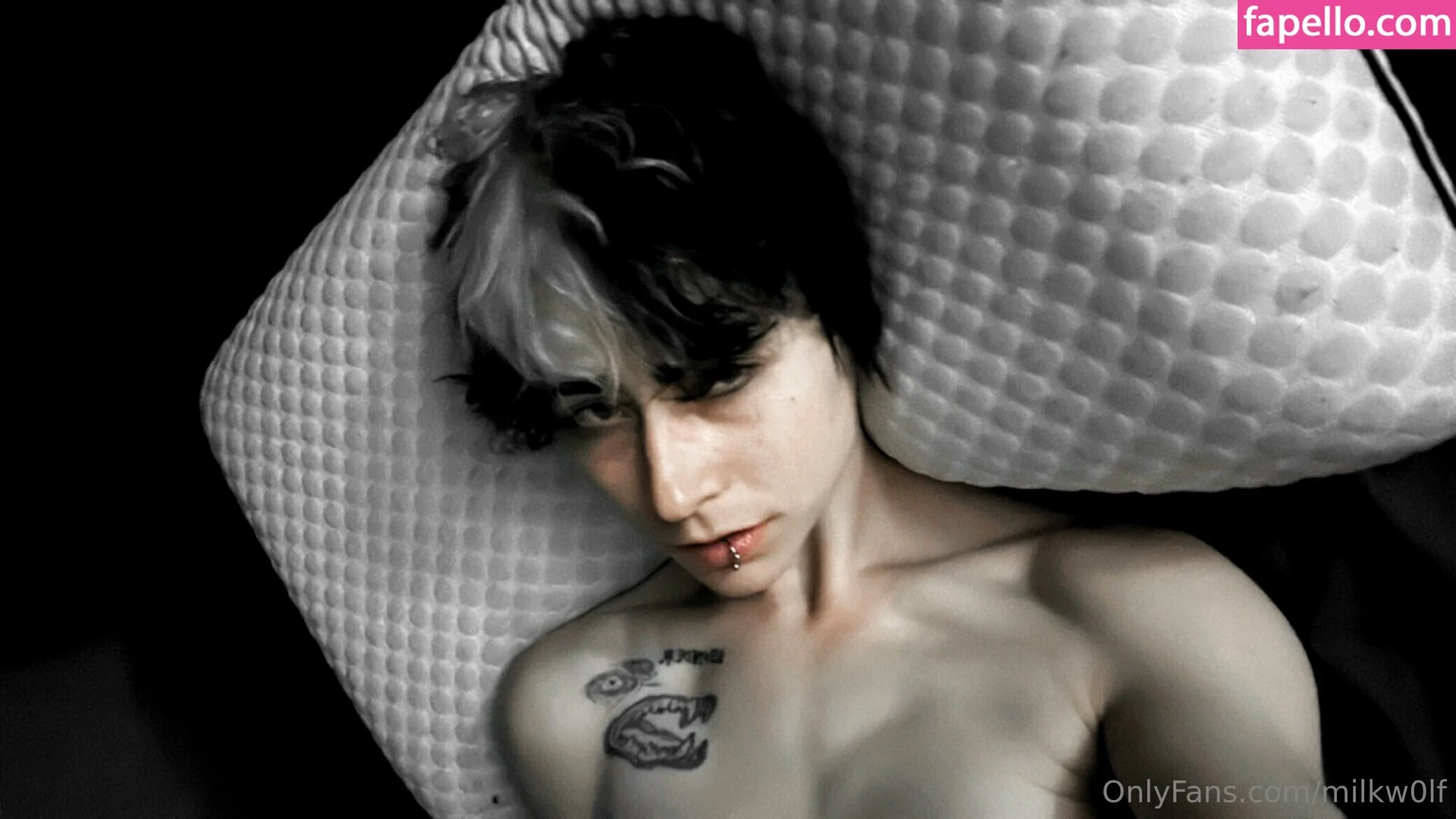 milkw0lf Onlyfans Photo Gallery 