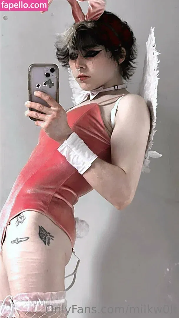 milkw0lf Onlyfans Photo Gallery 