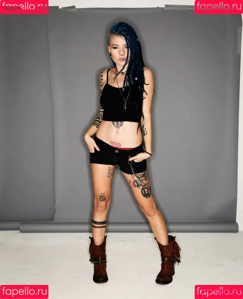 Noemi Riot Onlyfans Photo Gallery 