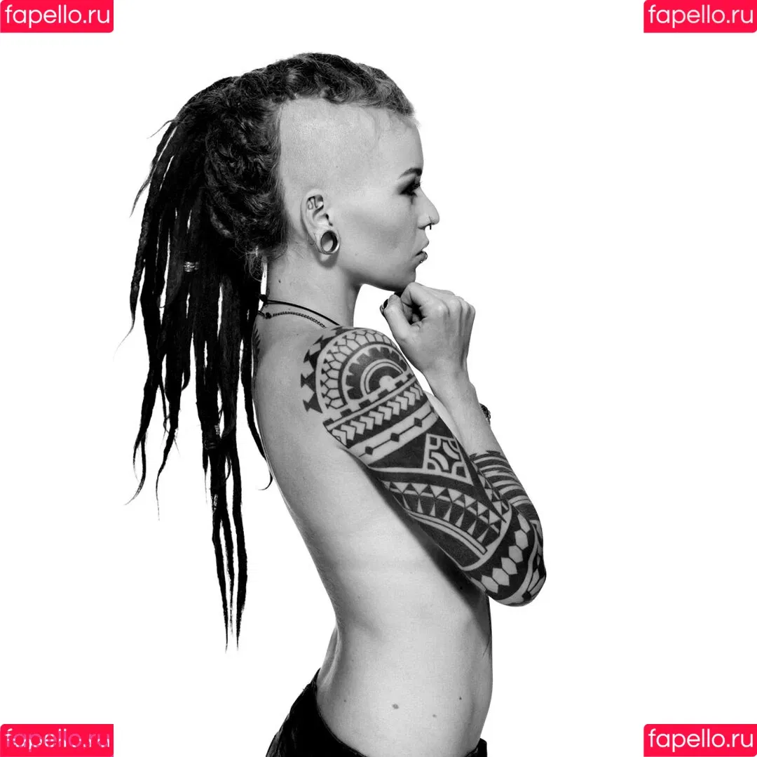 Noemi Riot Onlyfans Photo Gallery 