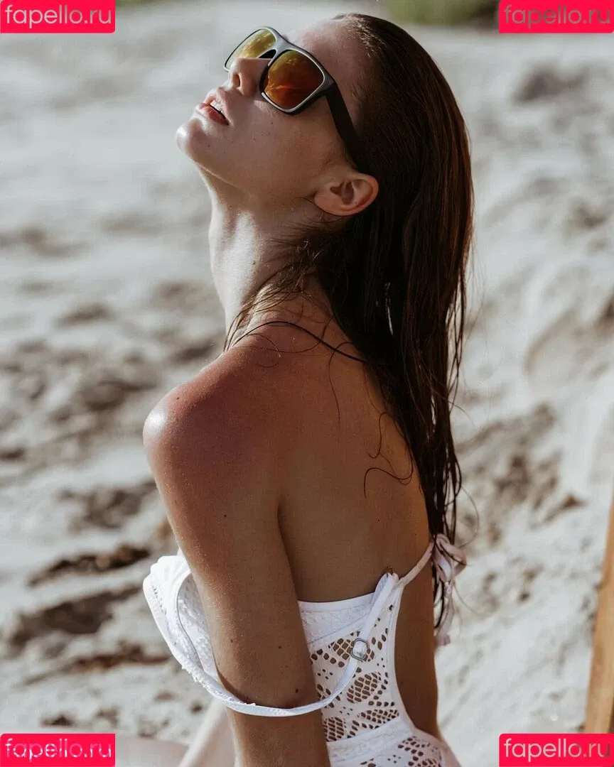 Michelle Ellyse Schlaman Onlyfans Photo Gallery 