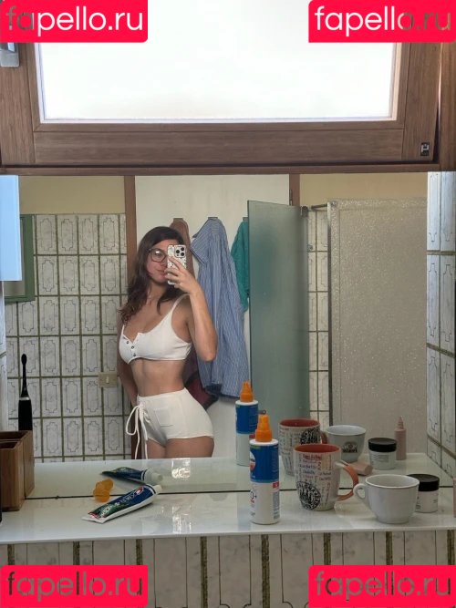 Michelle Ellyse Schlaman Onlyfans Photo Gallery 