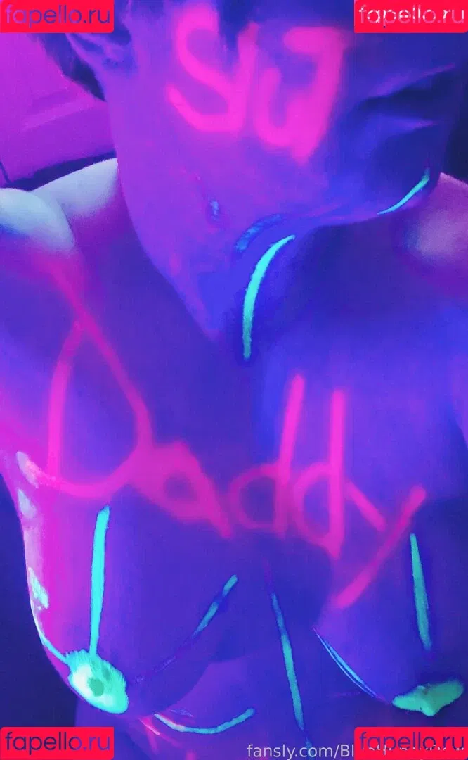 BlueHuneyDew Onlyfans Photo Gallery 