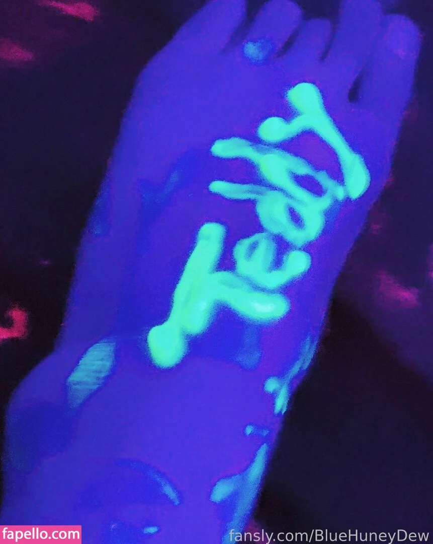 BlueHuneyDew Onlyfans Photo Gallery 