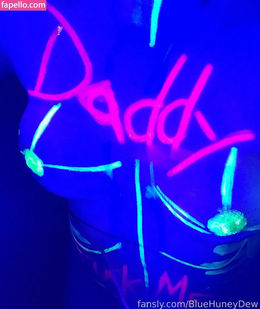 BlueHuneyDew Onlyfans Photo Gallery 