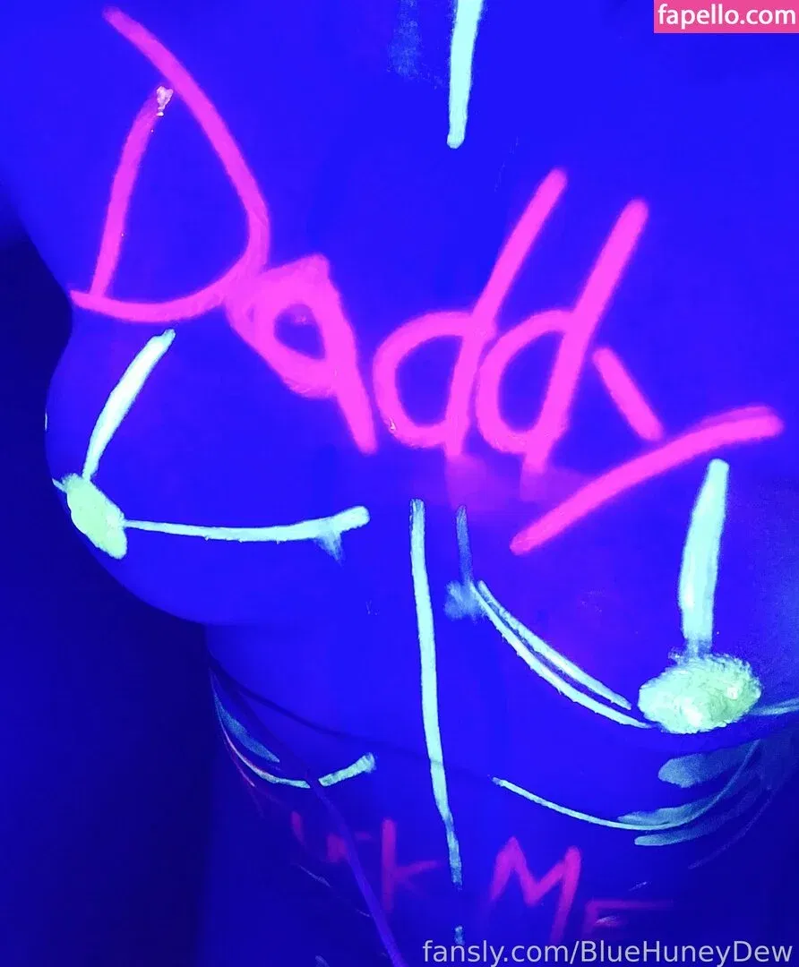 BlueHuneyDew Onlyfans Photo Gallery 