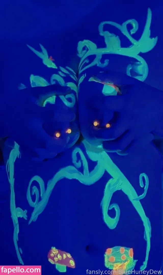 BlueHuneyDew Onlyfans Photo Gallery 