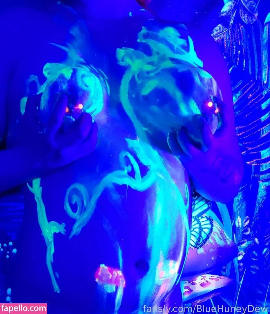 BlueHuneyDew Onlyfans Photo Gallery 