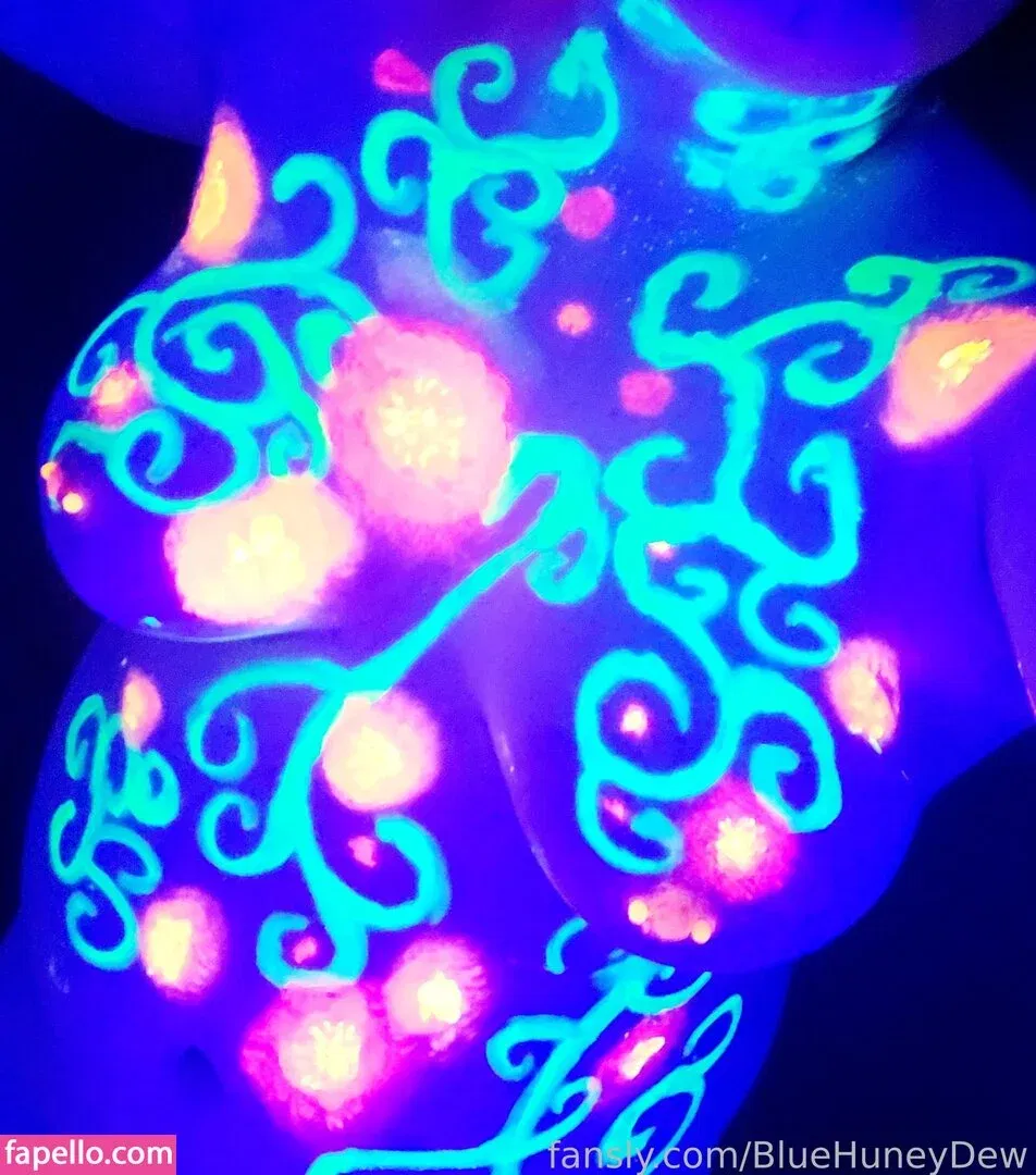 BlueHuneyDew Onlyfans Photo Gallery 