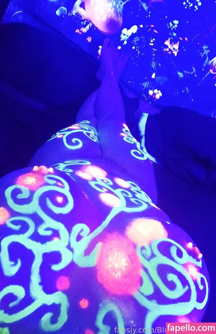 BlueHuneyDew Onlyfans Photo Gallery 