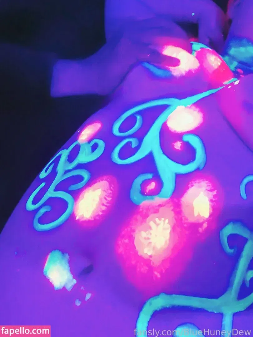 BlueHuneyDew Onlyfans Photo Gallery 