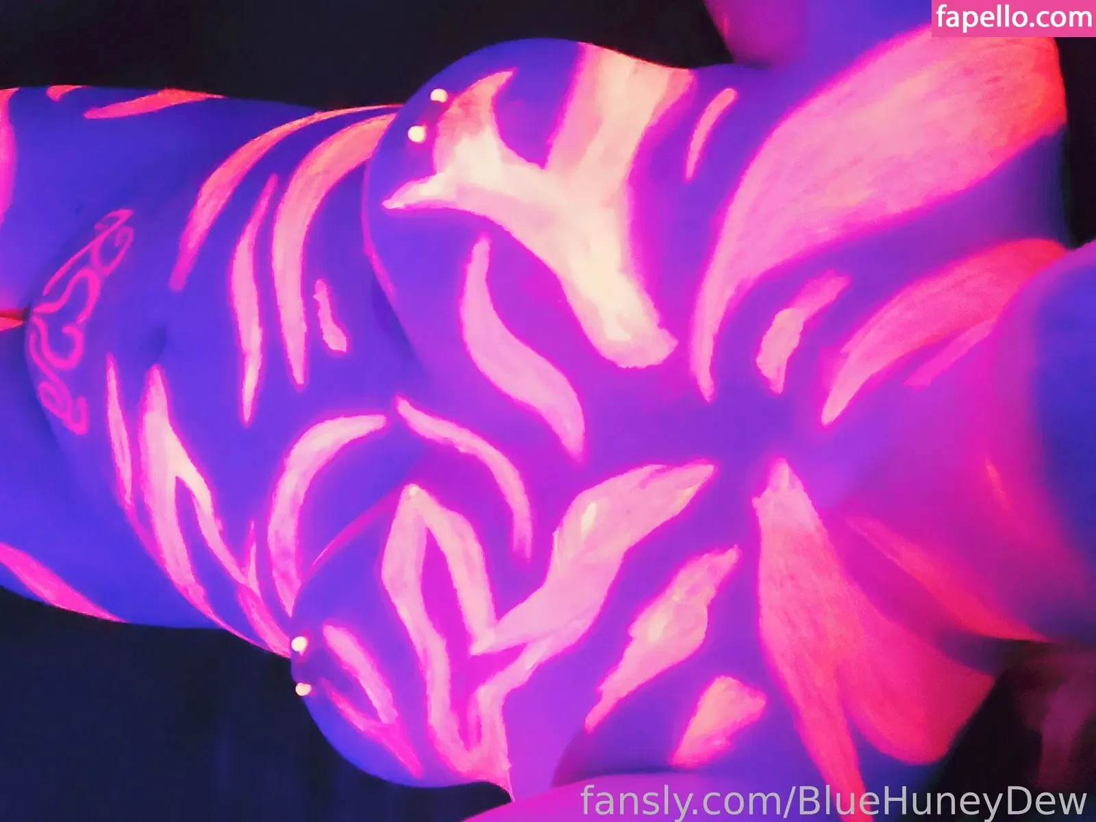 BlueHuneyDew Onlyfans Photo Gallery 