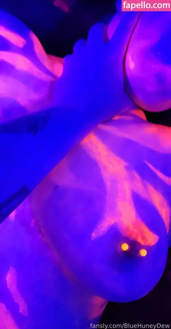 BlueHuneyDew Onlyfans Photo Gallery 