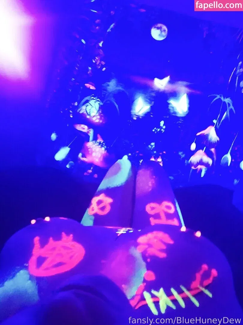 BlueHuneyDew Onlyfans Photo Gallery 