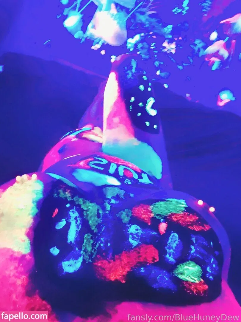 BlueHuneyDew Onlyfans Photo Gallery 