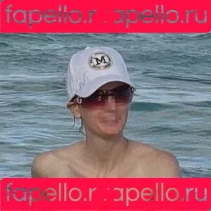 MiaExhib Onlyfans Photo Gallery 