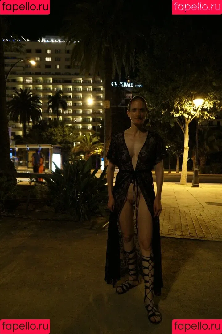 MiaExhib Onlyfans Photo Gallery 