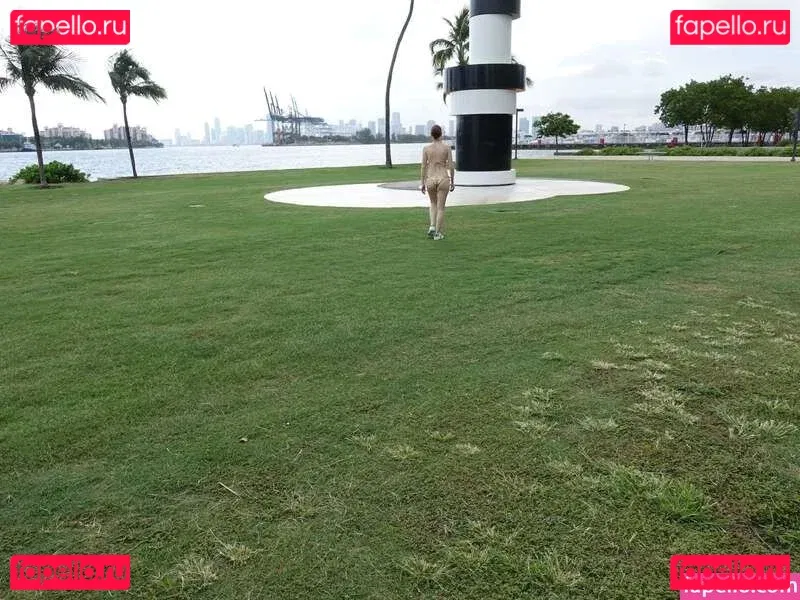 MiaExhib Onlyfans Photo Gallery 