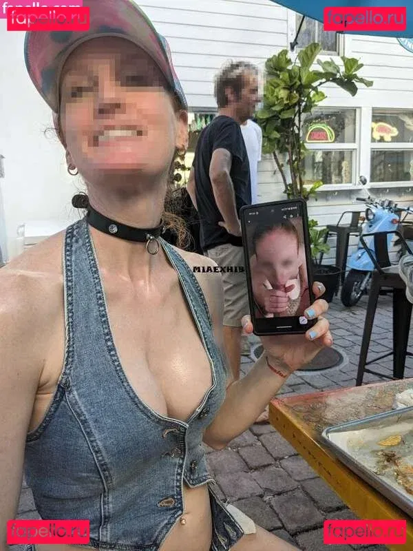 MiaExhib Onlyfans Photo Gallery 