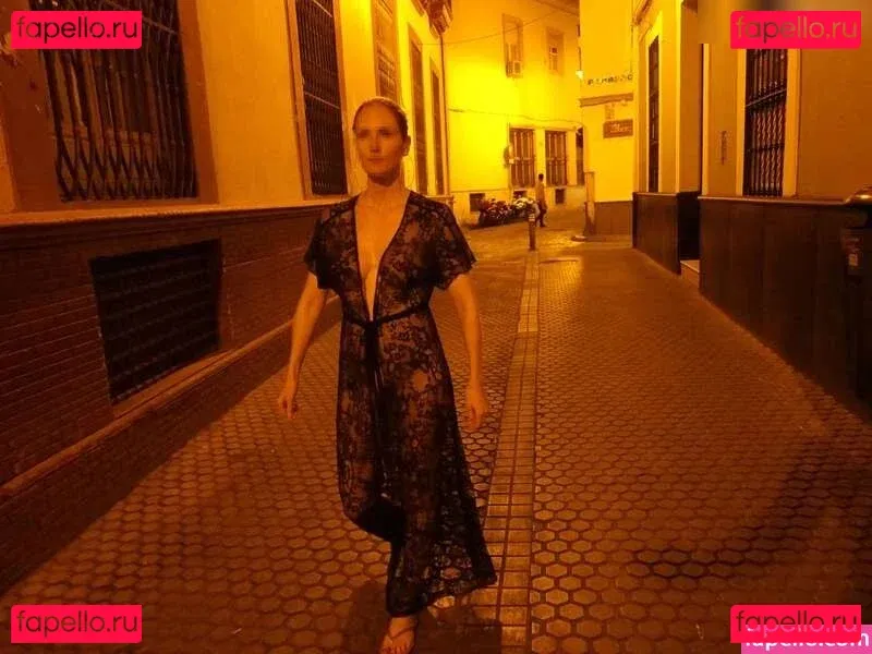 MiaExhib Onlyfans Photo Gallery 