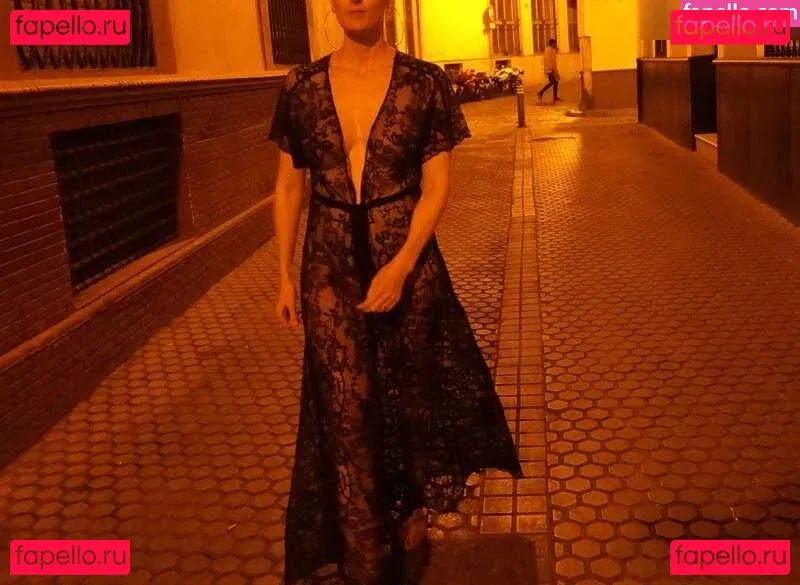 MiaExhib Onlyfans Photo Gallery 