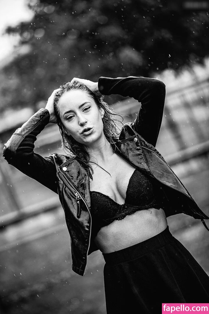 Mariella Mischke Nude Onlyfans Photo 21