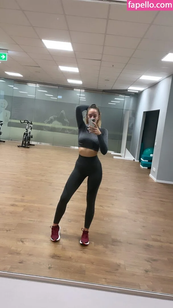 Mariella Mischke Nude Onlyfans Photo 4