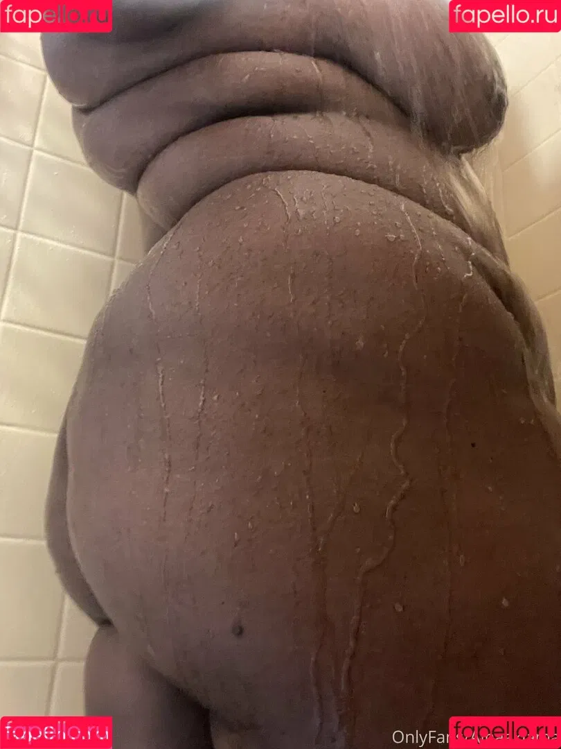 ainaakjama Onlyfans Photo Gallery 