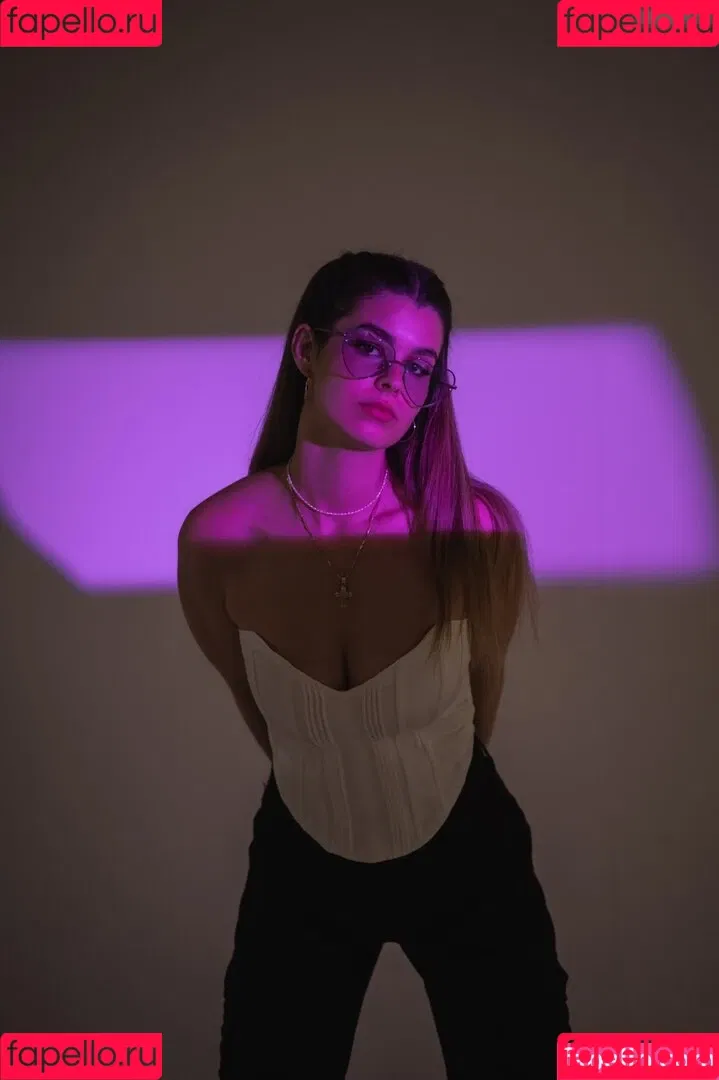 anna.gazanis Onlyfans Photo Gallery 