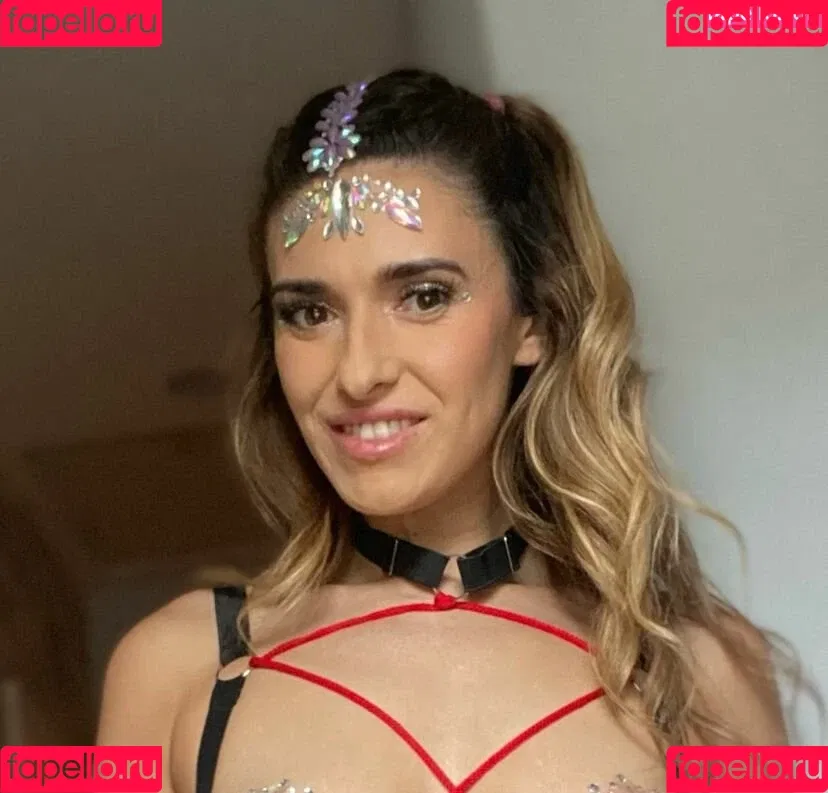 Emily Hotwife & Cuckold Onlyfans Photo Gallery 