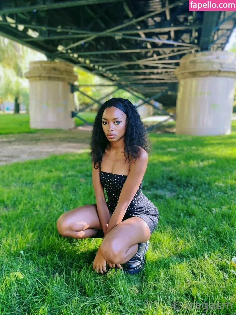 petiteara Onlyfans Photo Gallery 