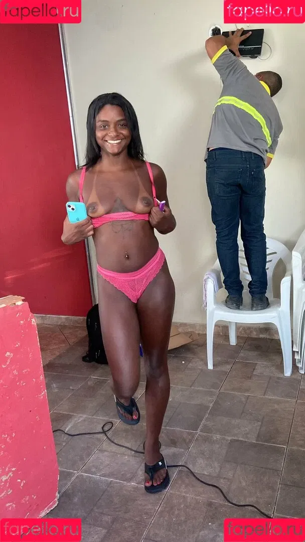 Trisalfitrj21 Onlyfans Photo Gallery 