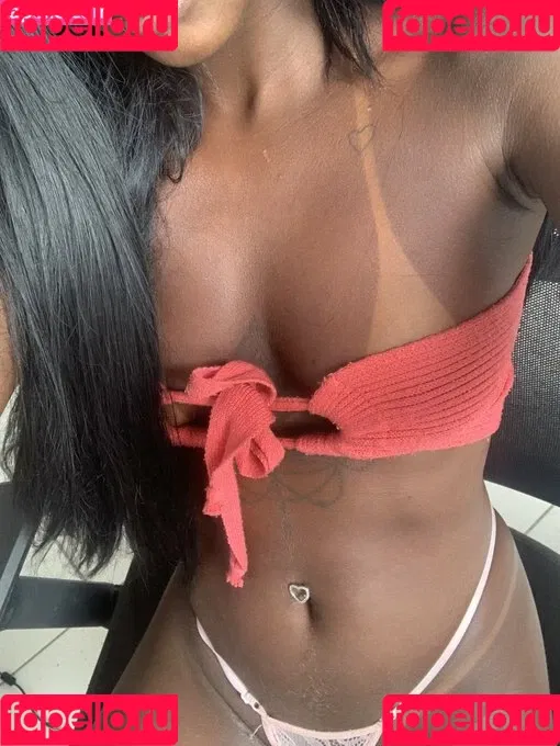 Trisalfitrj21 Onlyfans Photo Gallery 