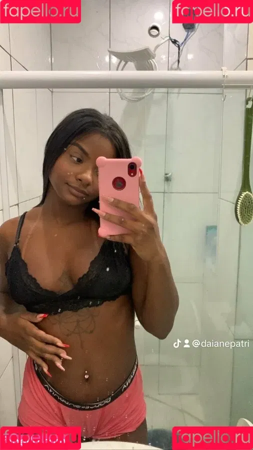 Trisalfitrj21 Onlyfans Photo Gallery 
