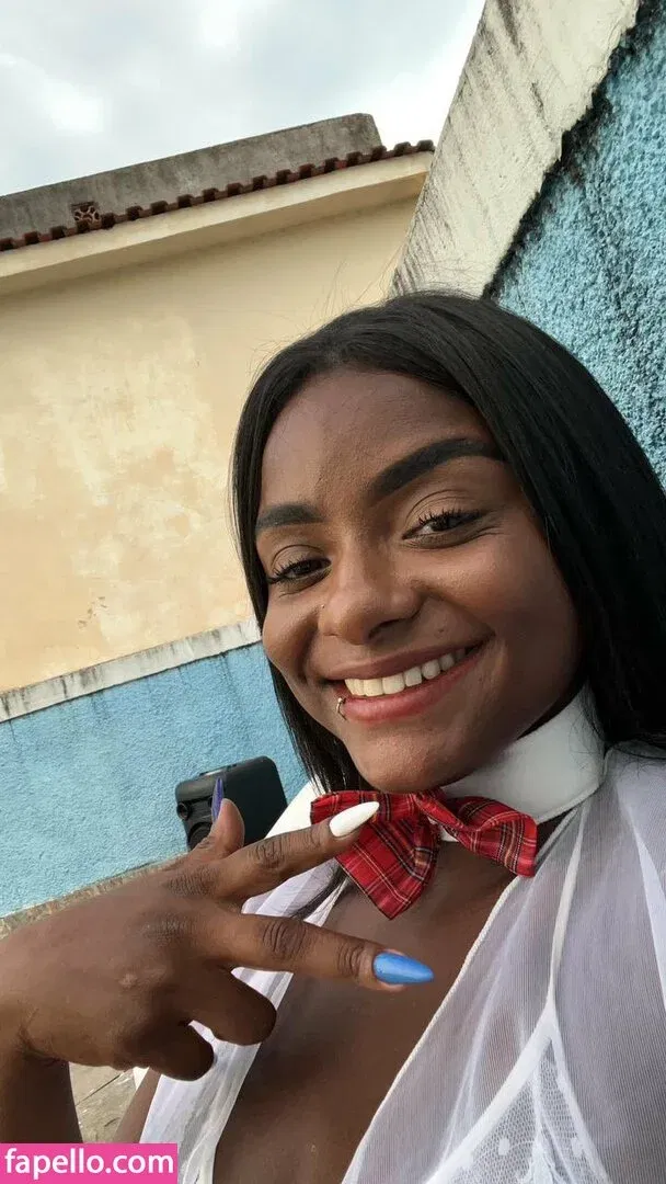 Trisalfitrj21 Onlyfans Photo Gallery 