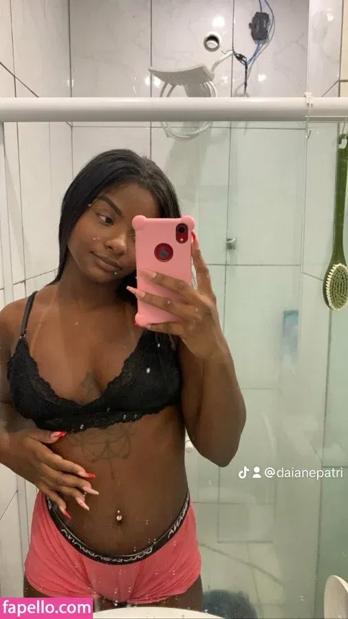 Trisalfitrj21 Onlyfans Photo Gallery 