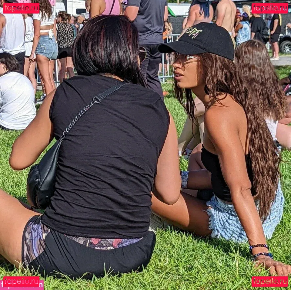 Bayley Onlyfans Photo Gallery 