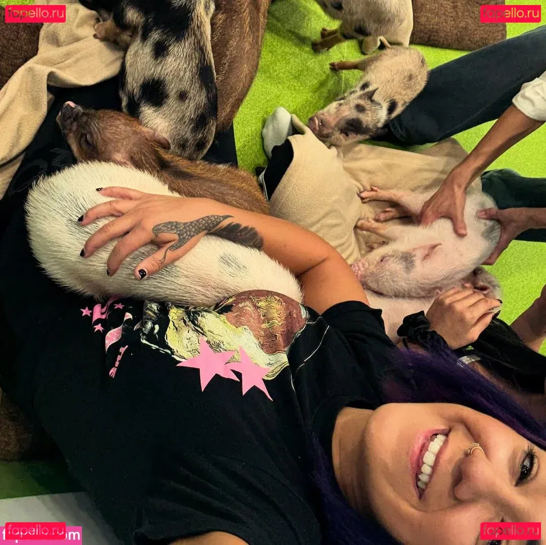 Bayley Onlyfans Photo Gallery 