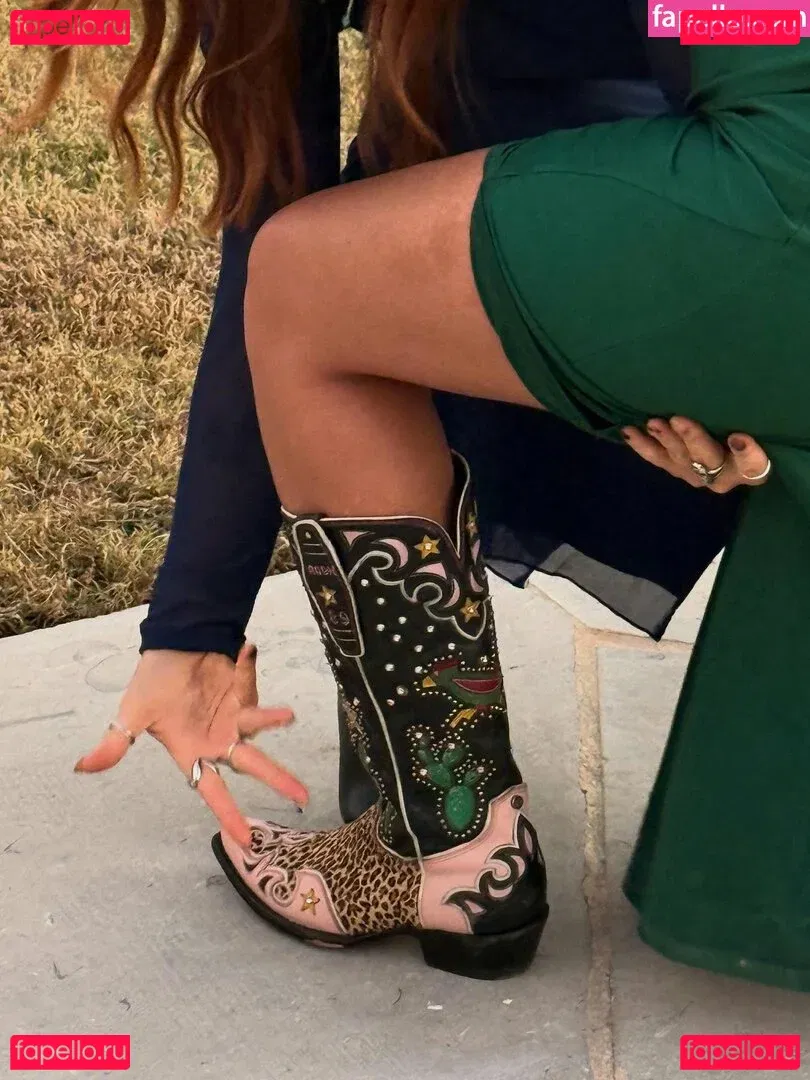 Bayley Onlyfans Photo Gallery 